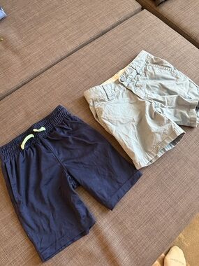 Cat & Jack Boy’s Shorts Bundle size 4,4t